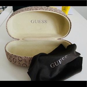 GUESS Sunglass hard case